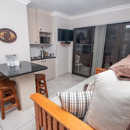 Van Den Berg'S Guesthouse Bettyʼs Bay Extérieur photo