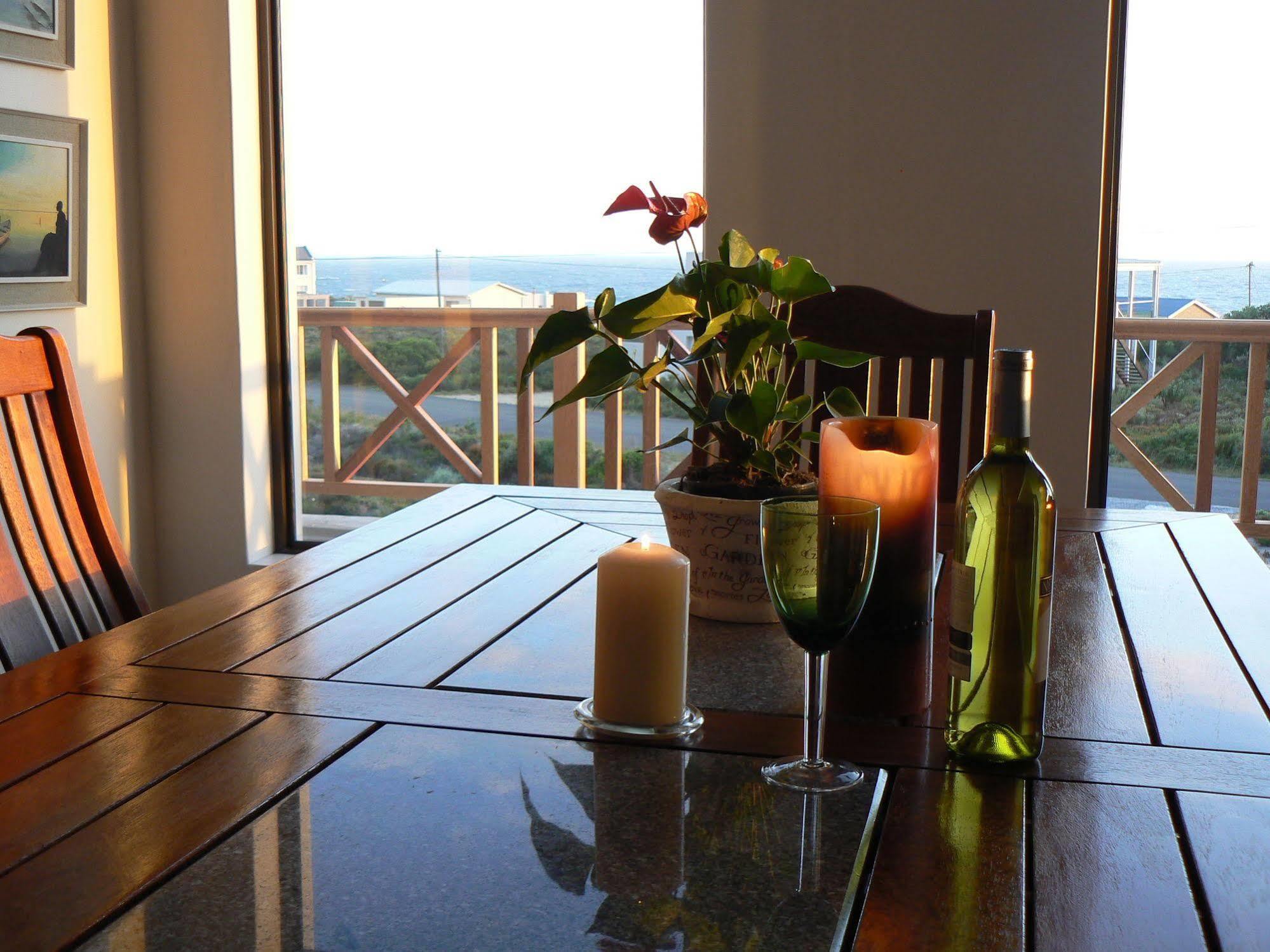 Van Den Berg'S Guesthouse Bettyʼs Bay Extérieur photo