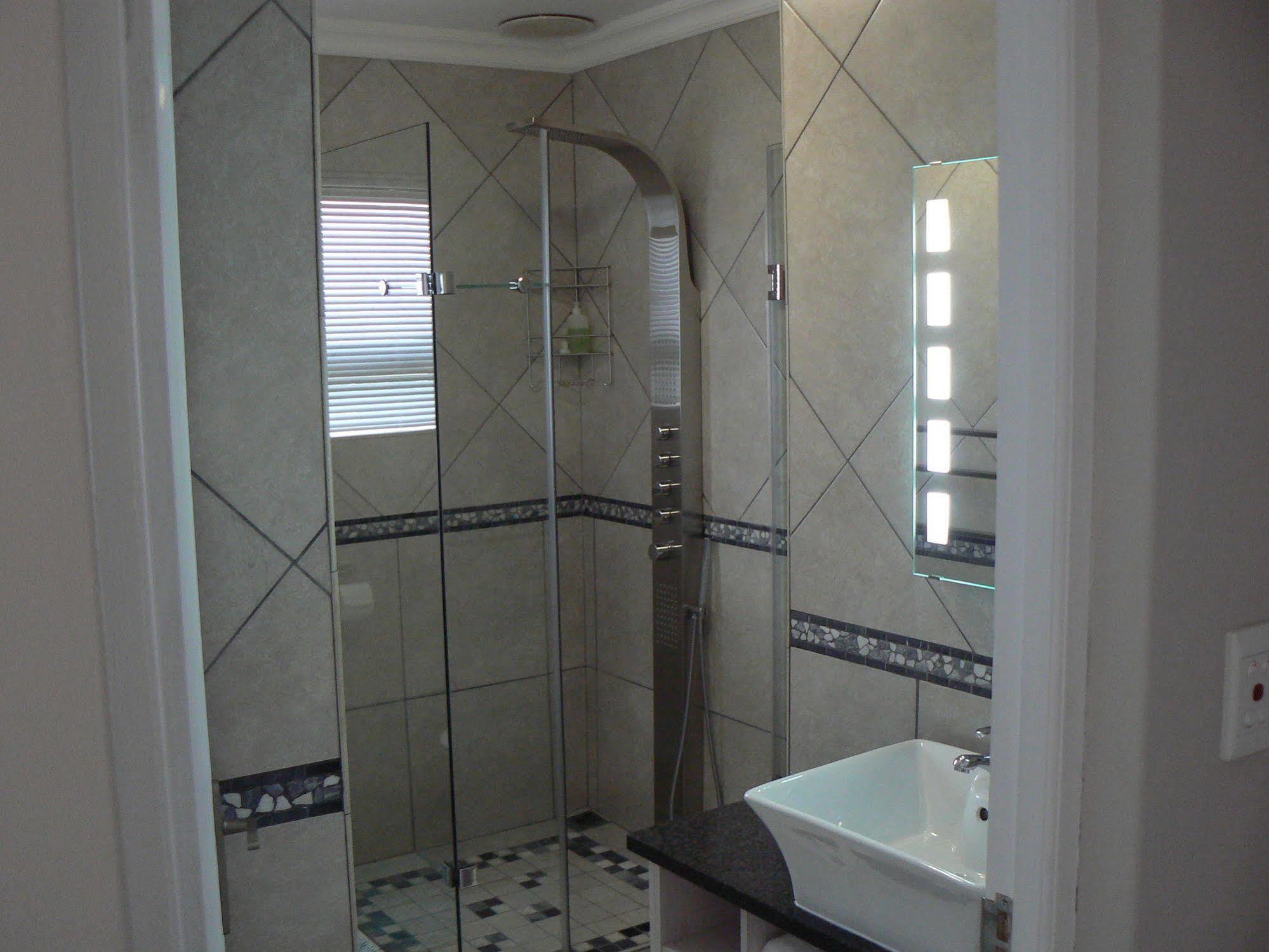 Van Den Berg'S Guesthouse Bettyʼs Bay Extérieur photo